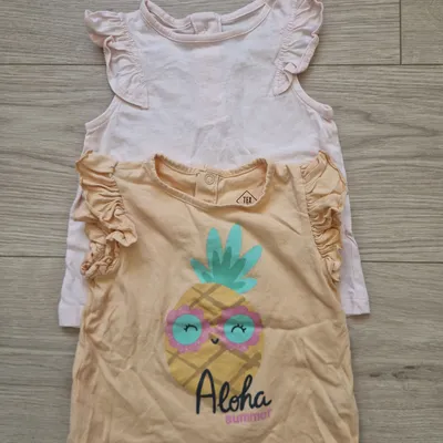 🍍 Lot 2 t-shirts sans manches – TEX – 12 mois – bon état